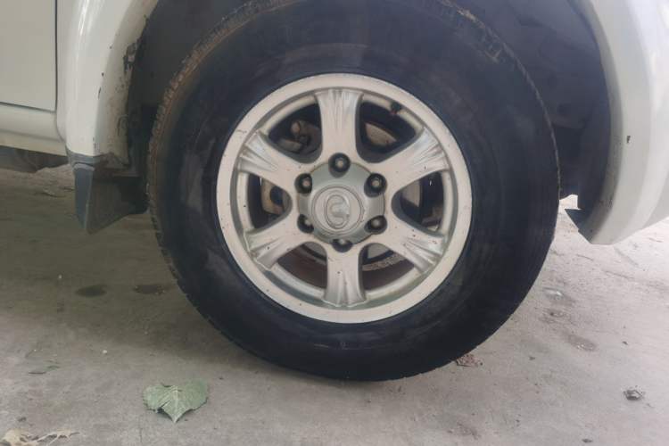 Used Great Wall Wingle 5 2021 2.0T Diesel Two-Wheel Drive Elite Version Big Double Cab China VI Standard GW4D20M Right Front Wheel Hub
