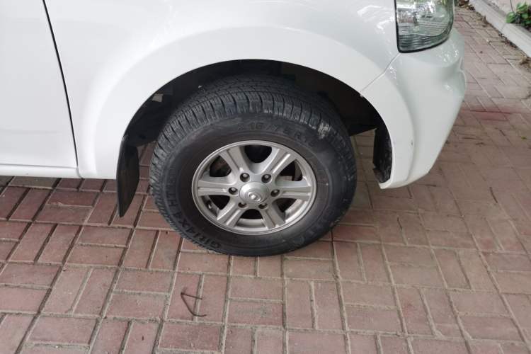 Used Great Wall Wingle 5 2021 1.5T Two-Wheel Drive "Dry Meal" Value Edition with an Extra-Long 1820mm Cargo Bed Equipped with GW4G15K Engine Right Front Wheel Hub