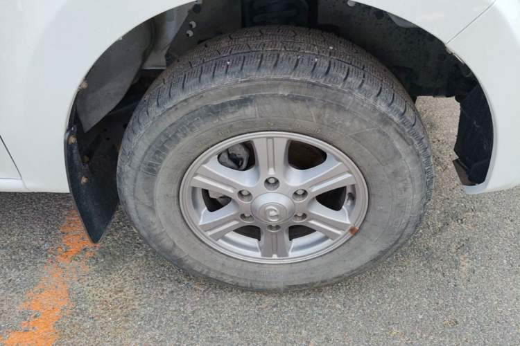 Used Great Wall Wingle 5 2021 1.5T Two-Wheel Drive "Dry Meal" Value Edition with an Extra-Long 1820mm Cargo Bed Equipped with GW4G15K Engine Right Front Wheel Hub