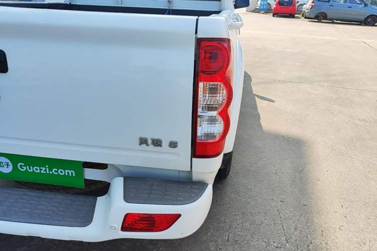 Used Great Wall Wingle 5 2021 2.0T Diesel Two-Wheel Drive Elite Version Big Double Cab China VI Standard GW4D20M Right Rear Taillight