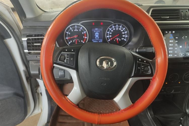 Used Great Wall Wingle 5 2021 1.5T Two-Wheel Drive "Dry Meal" Elite Version with 1820mm Cargo Bed GW4G15K Steering Wheel