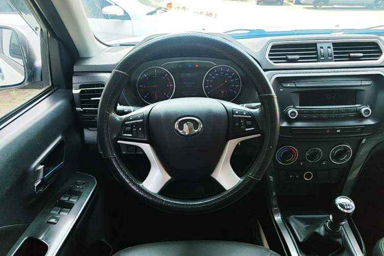 Used Great Wall Wingle 5 2021 2.0T Diesel Two-Wheel Drive Elite Version Big Double Cab China VI Standard GW4D20M Steering Wheel