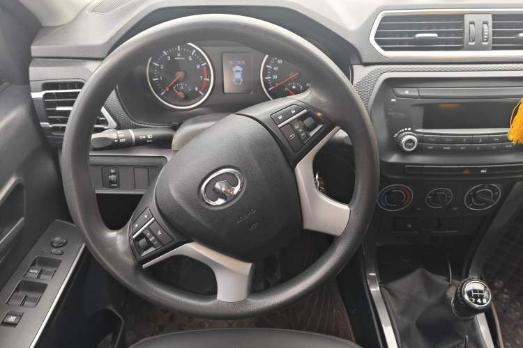 Used Great Wall Wingle 5 2021 1.5T Two-Wheel Drive "Dry Meal" Edition Value Model with a 1680mm Cargo Bed Equipped with GW4G15K Engine Steering Wheel