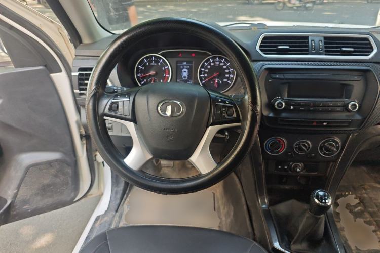 Used Great Wall Wingle 5 2021 2.4L Gasoline Two-Wheel-Drive Progressive Version Big Double Cab China VI Emission Standard 4K22D4M Steering Wheel