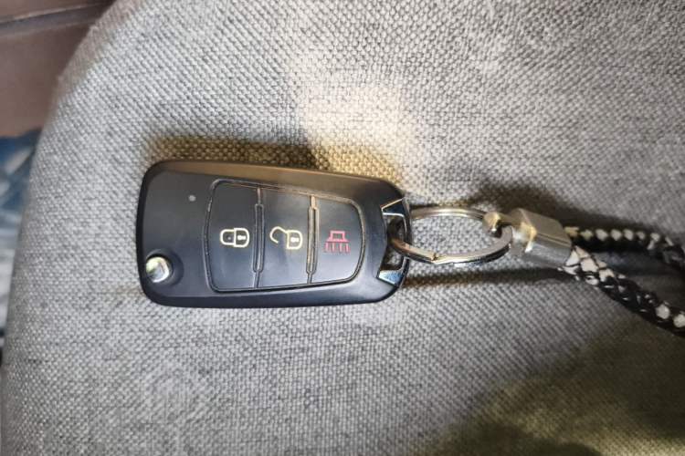Used Great Wall Wingle 5 2021 1.5T Two-Wheel Drive "Dry Meal" Edition Value Model with a 1680mm Cargo Bed Equipped with GW4G15K Engine Vehicle Key