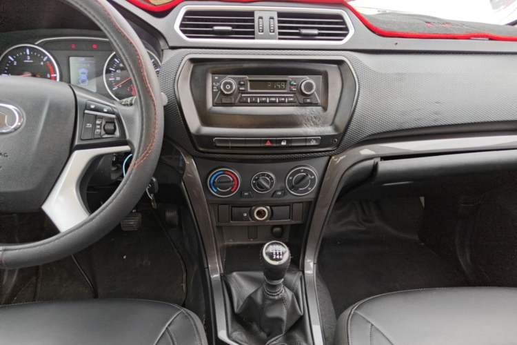Used Great Wall Wingle 5 2023 2.0T Diesel Two-Wheel Drive Advanced Big Double Audio And AC Panel