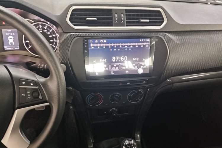 Used Great Wall Wingle 5 2023 2.0T Diesel Two-Wheel Drive Advanced Big Double Audio And AC Panel