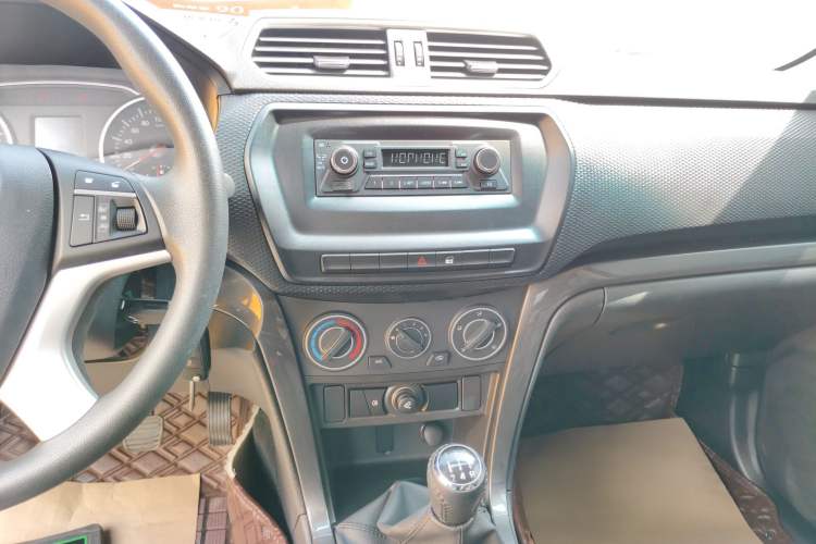 Used Great Wall Wingle 5 2023 "Dry Meal" Version 1.5T Gasoline Two-Wheel-Drive Advanced Large Double Audio And AC Panel