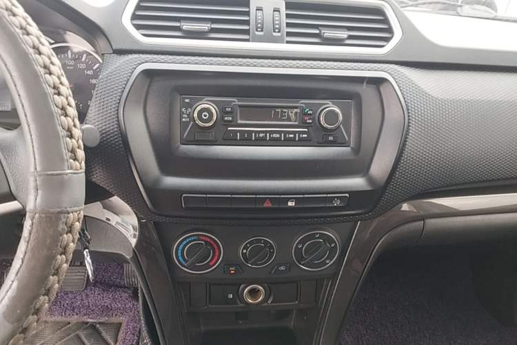 Used Great Wall Wingle 5 2023 2.0T Diesel Two-Wheel Drive Advanced Big Double Audio And AC Panel
