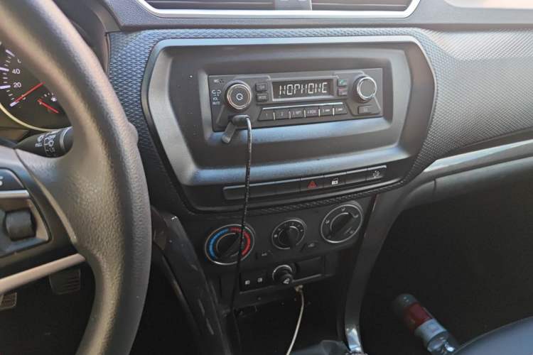Used Great Wall Wingle 5 2023 2.0T Diesel Two-Wheel Drive Advanced Big Double Audio And AC Panel