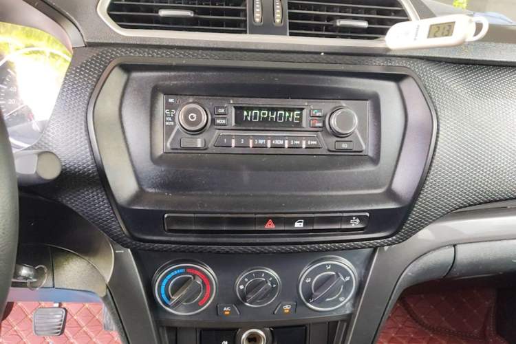 Used Great Wall Wingle 5 2023 2.0T Diesel Two-Wheel Drive Advanced Big Double Audio And AC Panel