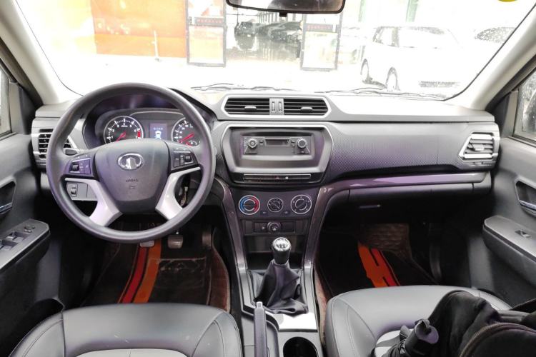 Used Great Wall Wingle 5 2023 "Ganfan" Version 1.5T Gasoline Two-Wheel-Drive Advanced Trim with Long Cargo Bed Center Console