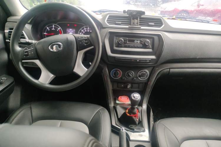 Used Great Wall Wingle 5 2023 2.0T Diesel Two-Wheel Drive Advanced Big Double Center Console
