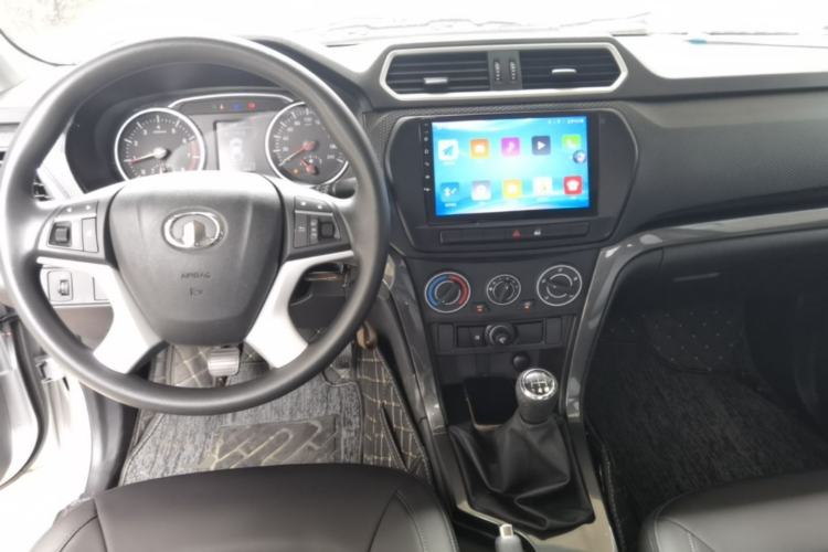 Used Great Wall Wingle 5 2023 "Ganfan" Version 1.5T Gasoline Two-Wheel-Drive Advanced Trim with Long Cargo Bed Center Console