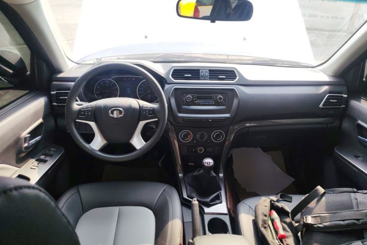Used Great Wall Wingle 5 2023 "Dry Meal" Version 1.5T Gasoline Two-Wheel-Drive Advanced Large Double Center Console