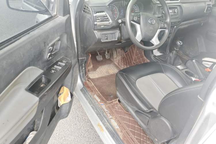 Used Great Wall Wingle 5 2023 2.0T Diesel 4x4 Entry-Level Long Cargo Bed Driver Seat