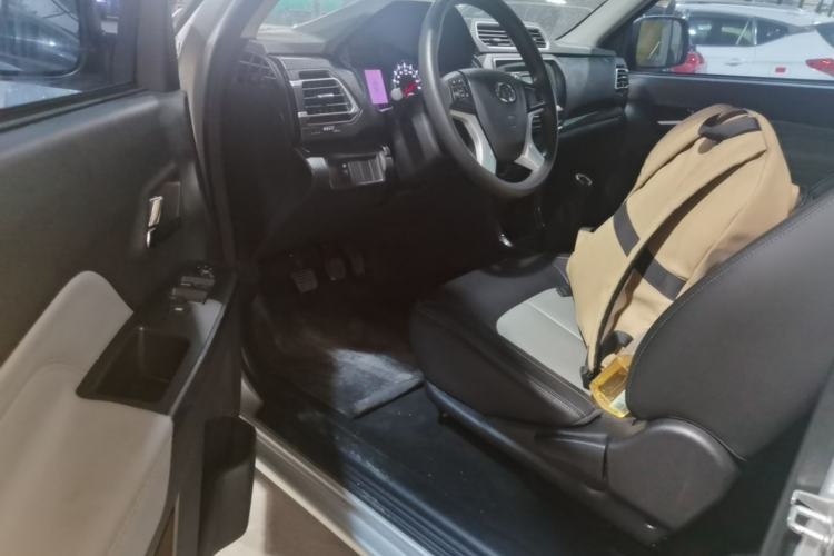 Used Great Wall Wingle 5 2023 2.4L Gasoline 4x4 Entry-Level Compact Pickup Driver Seat