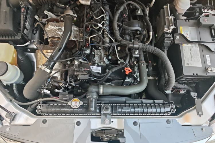 Used Great Wall Wingle 5 2023 2.0T Diesel Two-Wheel Drive Advanced Big Double Engine Bay