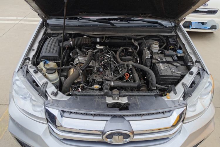 Used Great Wall Wingle 5 2023 2.0T Diesel Two-Wheel Drive Advanced Big Double Engine Bay