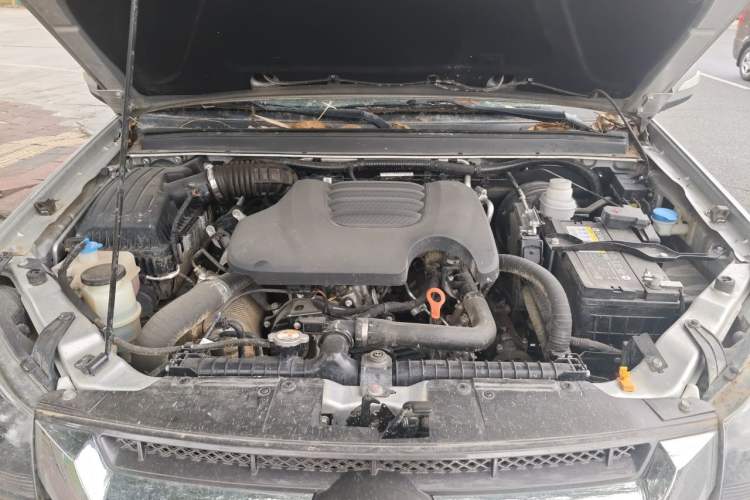 Used Great Wall Wingle 5 2023 2.0T Diesel 4x4 Entry-Level Long Cargo Bed Engine Bay