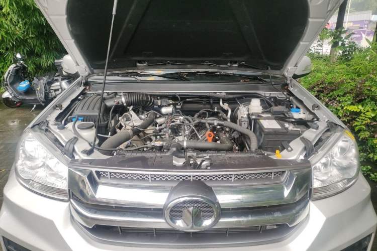 Used Great Wall Wingle 5 2023 2.0T Diesel Two-Wheel Drive Advanced Big Double Engine Bay