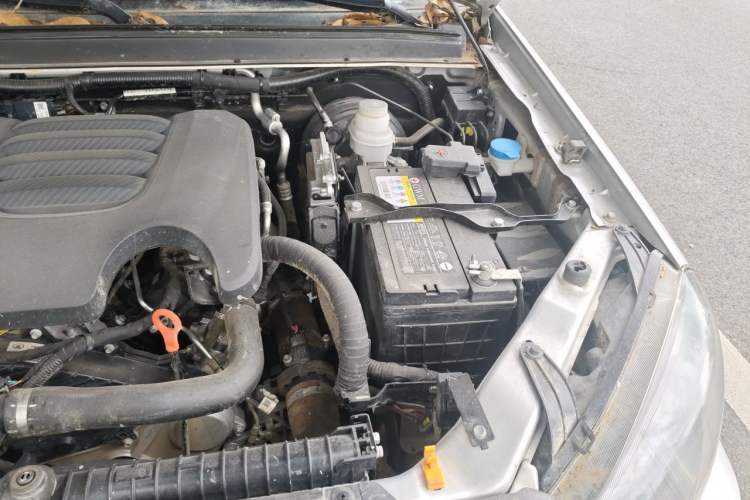 Used Great Wall Wingle 5 2023 2.0T Diesel 4x4 Entry-Level Long Cargo Bed Engine Bay Left
