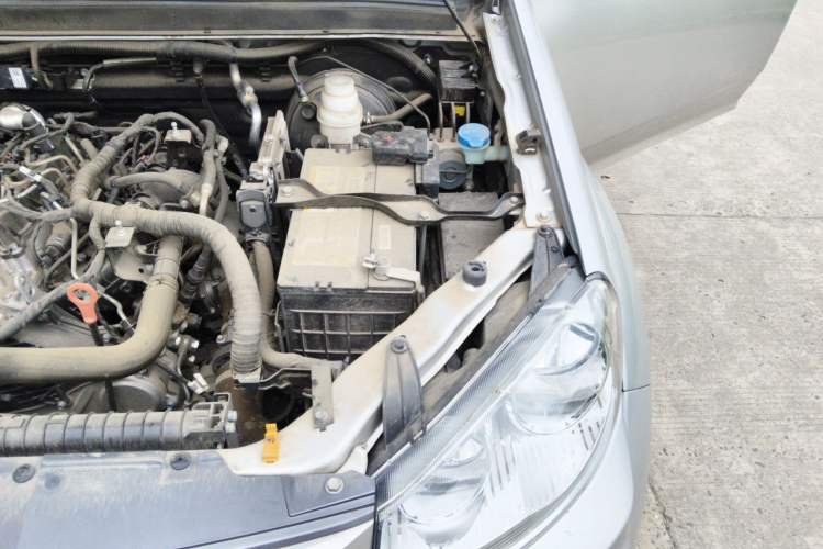 Used Great Wall Wingle 5 2023 2.0T Diesel Two-Wheel Drive Advanced Big Double Engine Bay Left