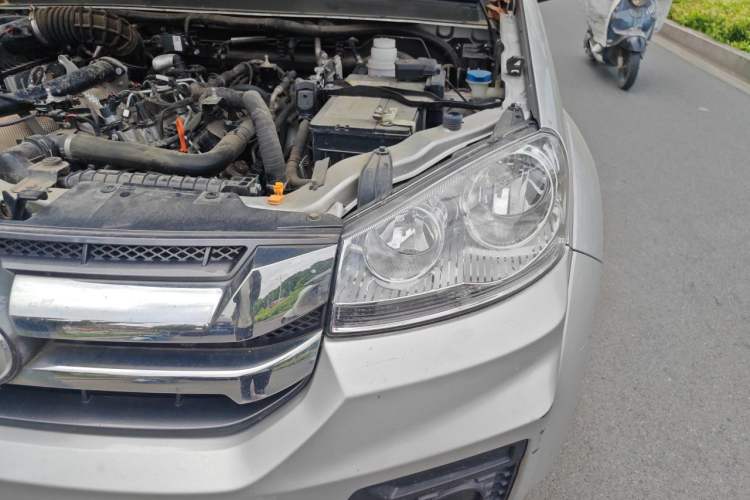 Used Great Wall Wingle 5 2023 2.0T Diesel Two-Wheel Drive Advanced Big Double Engine Bay Left