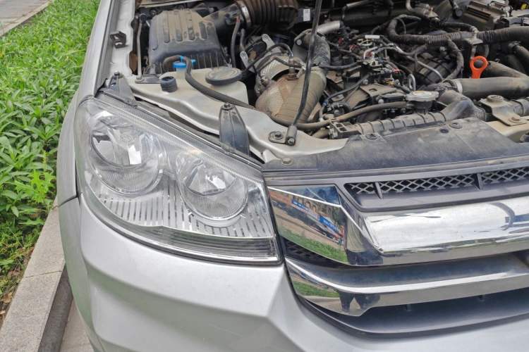 Used Great Wall Wingle 5 2023 2.0T Diesel Two-Wheel Drive Advanced Big Double Engine Bay Right