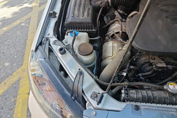 Used Great Wall Wingle 5 2023 2.0T Diesel Two-Wheel Drive Advanced Big Double Engine Bay Right