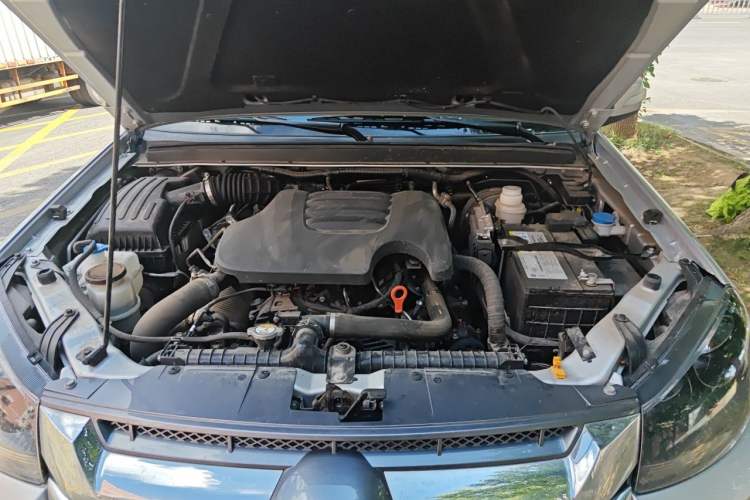 Used Great Wall Wingle 5 2023 2.0T Diesel Two-Wheel Drive Advanced Big Double Engine Bay