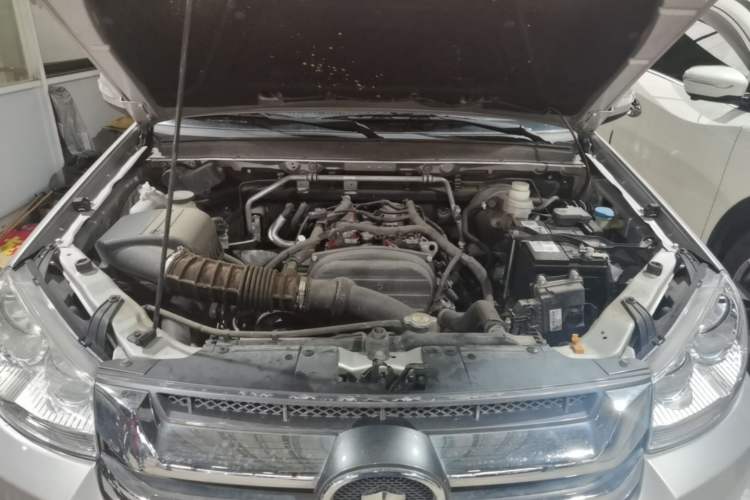 Used Great Wall Wingle 5 2023 2.4L Gasoline 4x4 Entry-Level Compact Pickup Engine Bay