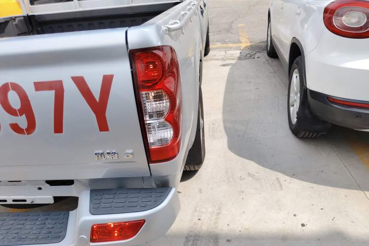 Used Great Wall Wingle 5 2023 "Dry Meal" Version 1.5T Gasoline Two-Wheel-Drive Advanced Large Double Exterior 3