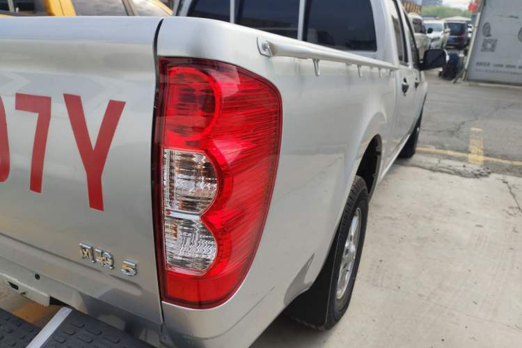 Used Great Wall Wingle 5 2023 "Dry Meal" Version 1.5T Gasoline Two-Wheel-Drive Advanced Large Double Exterior 3