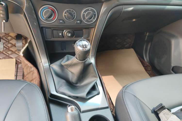 Used Great Wall Wingle 5 2023 "Dry Meal" Version 1.5T Gasoline Two-Wheel-Drive Advanced Large Double Gear Lever