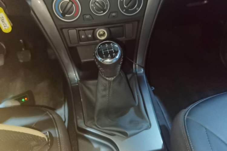 Used Great Wall Wingle 5 2023 2.4L Gasoline 4x4 Entry-Level Compact Pickup Gear Lever