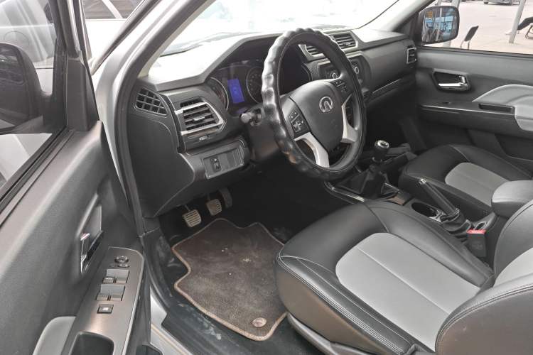 Used Great Wall Wingle 5 2023 2.0T Diesel Two-Wheel Drive Advanced Big Double Interior 3