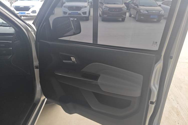 Used Great Wall Wingle 5 2023 2.0T Diesel Two-Wheel Drive Advanced Big Double Interior 5