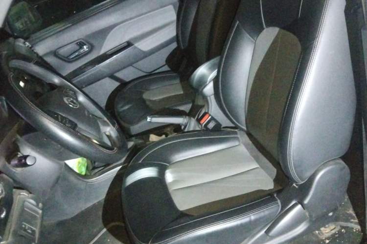 Used Great Wall Wingle 5 2023 "Dry Meal" Version 1.5T Gasoline Two-Wheel-Drive Advanced Large Double Left Front Seat