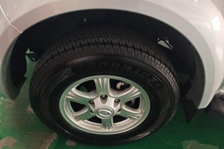 Used Great Wall Wingle 5 2023 2.0T Diesel Two-Wheel Drive Advanced Big Double Left Front Wheel Hub