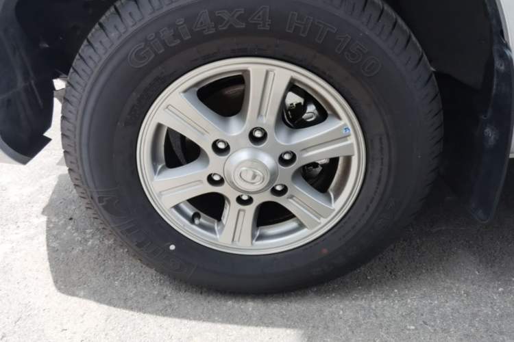 Used Great Wall Wingle 5 2023 "Ganfan" Version 1.5T Gasoline Two-Wheel-Drive Advanced Trim with Long Cargo Bed Left Front Wheel Hub