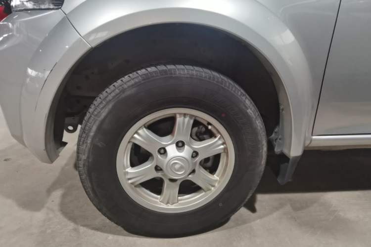 Used Great Wall Wingle 5 2023 2.4L Gasoline 4x4 Entry-Level Compact Pickup Left Front Wheel Hub
