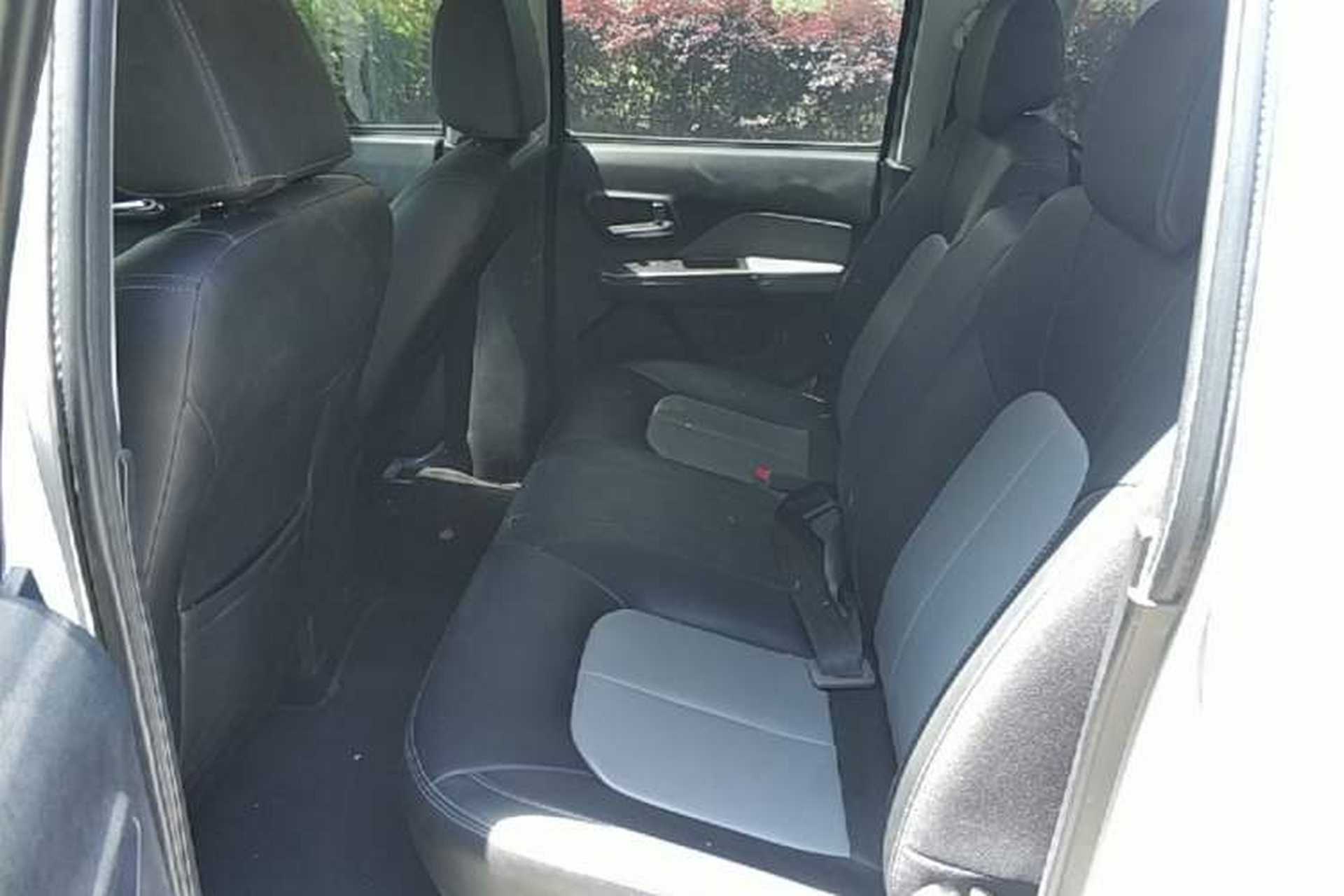 Used Great Wall Wingle 5 2023 2.0T Diesel Two-Wheel Drive Advanced Big Double Left Rear Seat