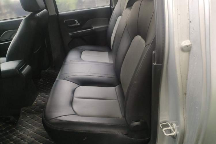 Used Great Wall Wingle 5 2023 2.0T Diesel Two-Wheel Drive Advanced Big Double Left Rear Seat