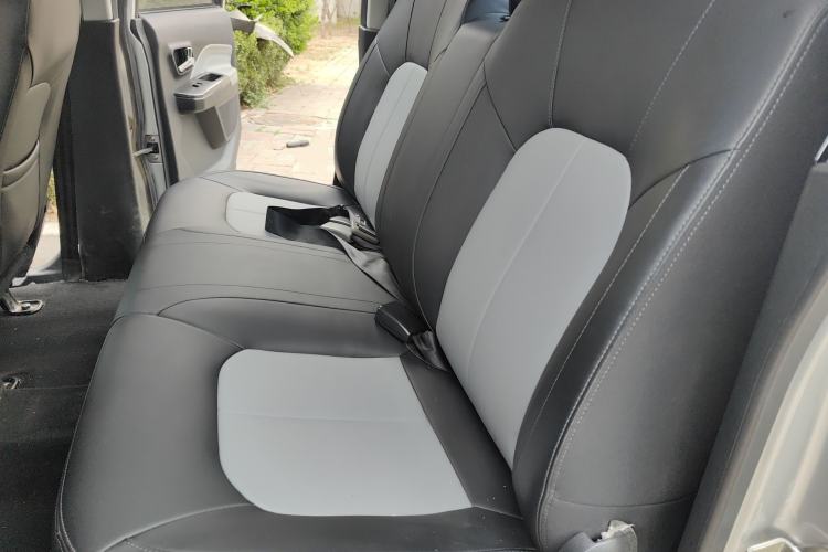 Used Great Wall Wingle 5 2023 2.4L Gasoline Two-Wheel-Drive Entry-Level Big Double Left Rear Seat