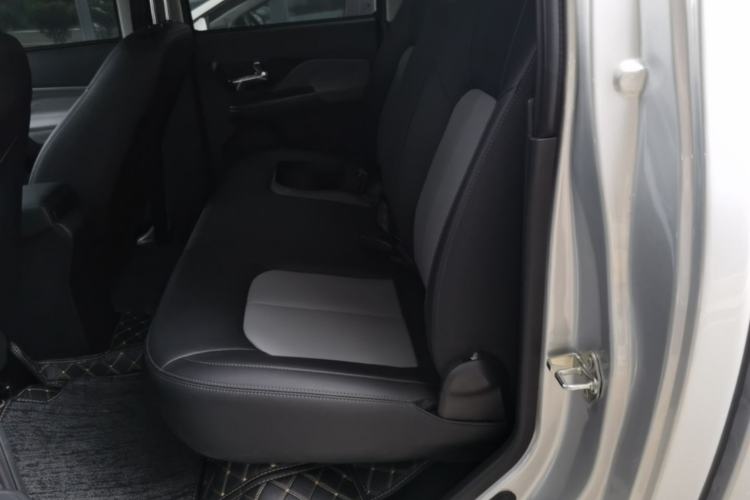 Used Great Wall Wingle 5 2023 "Ganfan" Version 1.5T Gasoline Two-Wheel-Drive Advanced Trim with Long Cargo Bed Left Rear Seat