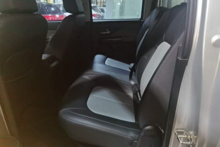 Used Great Wall Wingle 5 2023 2.4L Gasoline 4x4 Entry-Level Compact Pickup Left Rear Seat