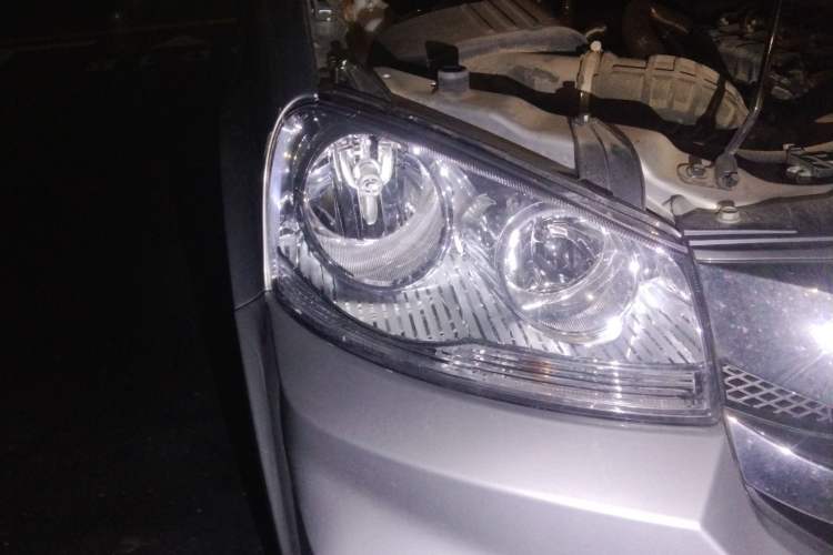 Used Great Wall Wingle 5 2023 "Dry Meal" Version 1.5T Gasoline Two-Wheel-Drive Advanced Large Double Right Front Headlight