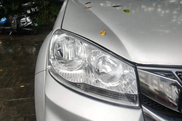 Used Great Wall Wingle 5 2023 2.0T Diesel Two-Wheel Drive Advanced Big Double Right Front Headlight