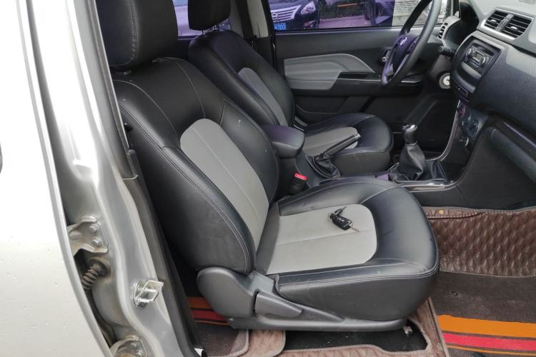 Used Great Wall Wingle 5 2023 "Ganfan" Version 1.5T Gasoline Two-Wheel-Drive Advanced Trim with Long Cargo Bed Right Front Seat